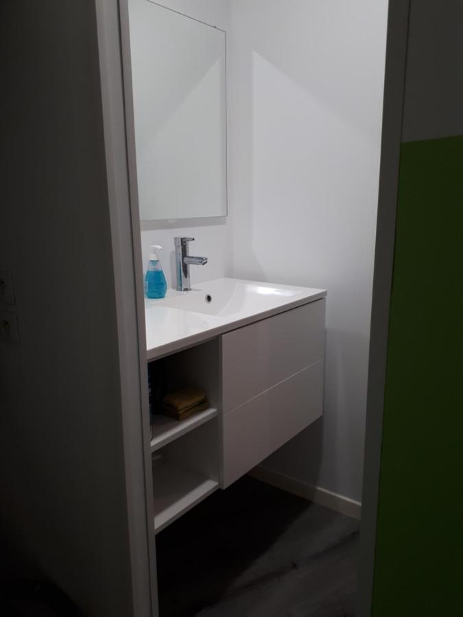 Appartement En Duplex Viviers Екстериор снимка