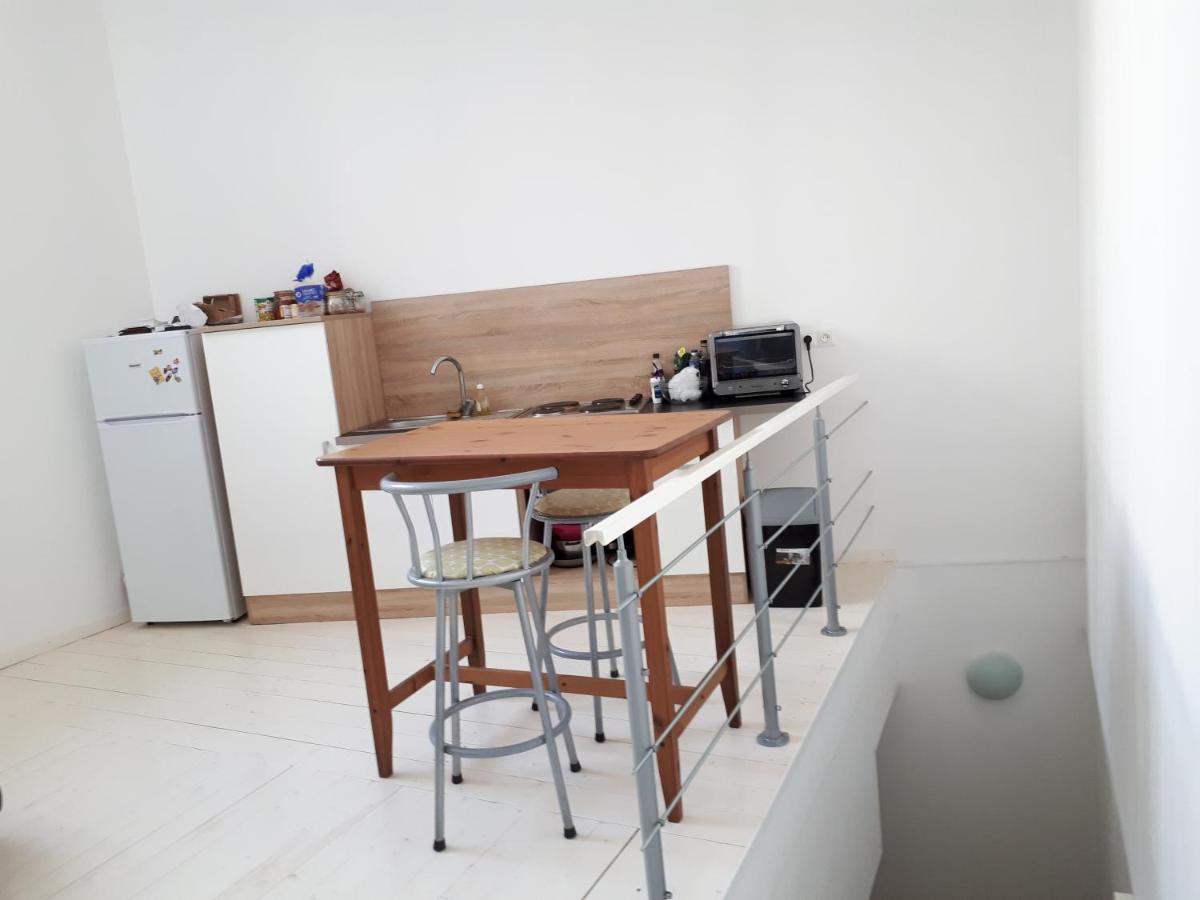 Appartement En Duplex Viviers Екстериор снимка