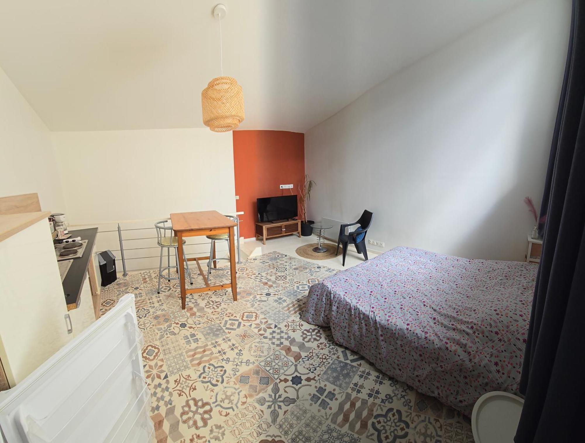 Appartement En Duplex Viviers Екстериор снимка