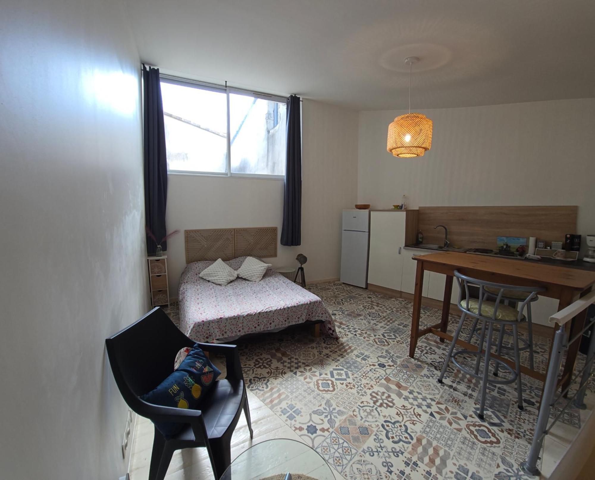 Appartement En Duplex Viviers Екстериор снимка